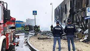 İtalya'da düşen küçük uçakta 8 kişi hayatını kaybetti