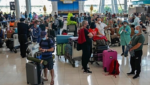 Tayland, COVID-19 aşısı olan turistlere kapılarını yeniden açtı