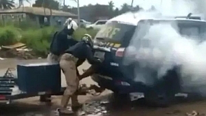 Brezilya’yı sarsan olay! Gaz bombası atıp aracın bagajına kilitlendiler...