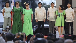 Filipinler lideri Duterte'nin kızı, ülkenin yeni başkan yardımcısı oldu