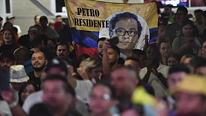 Kolombiya'da seçimin galibi Gustavo Petro oldu