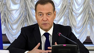 Medvedev'den Batı'ya flaş füze uyarısı