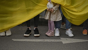 Ukrayna'da savaşın acı tablosu: 324 çocuk hayatını kaybetti
