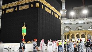 Kabe'nin etrafındaki bariyerler 2 buçuk yıl sonra kaldırdı
