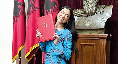 Arnavutluk vatandaşı oldu