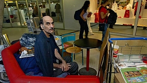 Fransa'da 18 yıl havalimanında yaşayan İranlı adam öldü