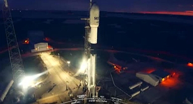 2 internet uydusu Falcon-9 roketi ile yörüngeye fırlatıldı