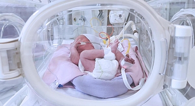 Aşı karşıtı aile 4 aylık bebeği ölüme sürüklüyor! Mahkeme velayetin alınmasını istedi