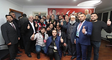 Fatih Erbakan, Eyüp Sultan'da yoğun bir ilgiyle karşılandı