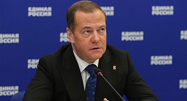 Medvedev'in 2023 yılı tahminleri sosyal medyayı salladı! 'AB yıkılacak, ABD'de iç savaş çıkacak'