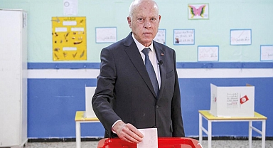 Tunus’ta muhalefet sandığı boykot etti