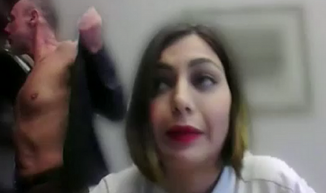 Yunan vekil alay konusu oldu! Toplantı sırasında aniden soyunmaya başladı...