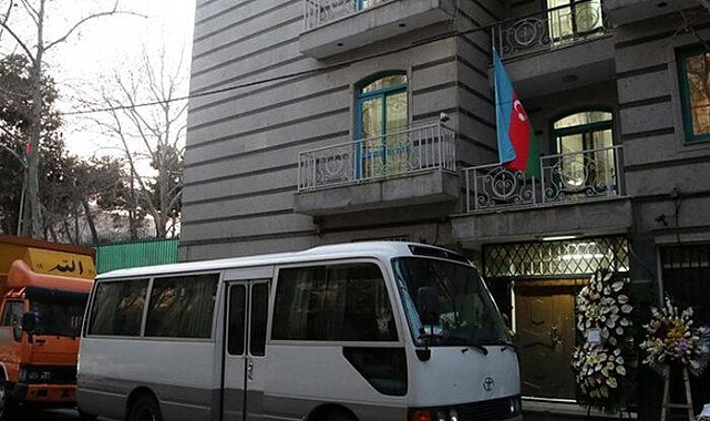 Azerbaycan'ın Tahran Büyükelçiliğinin personeli tahliye edildi