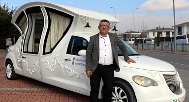 Dünyada sadece 2 tane var! 'Külkedisi arabası'na benzeyen otomobiliyle Kazakistan'dan Kayseri'ye geldi