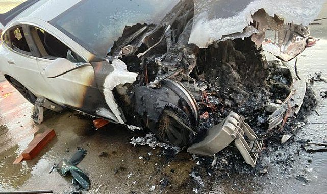 Ekipler, binlerce litre su harcadı! Paylaşılan görüntüler hasarın boyutunu gözler önüne serdi