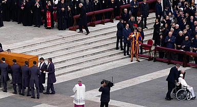Eski Papa 16. Benedictus'a son veda...