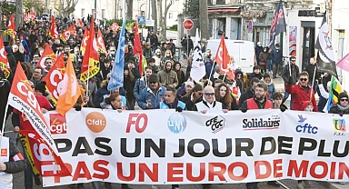 Fransa’da halk emeklilik reformuna karşı sokağa döküldü