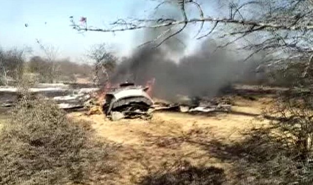 Hindistan'da iki savaş uçağı düştü: 1 ölü