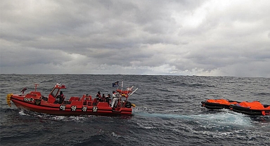 Japonya açıklarında kargo gemisi battı: 13 kişi kurtarıldı, 9 kişi kayıp