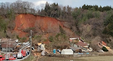 Japonya'da heyelan: 10 ev toprak altında kaldı, 2 kişi kayıp