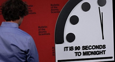 Kıyamet Günü Saati (Doomsday Clock) güncellendi! 2020'den beri 'kıyamete' 100 saniye kalmıştı, artık daha da az kaldı