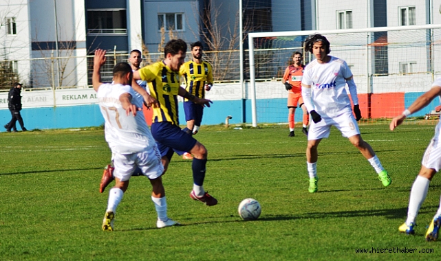 Küçükçekmece Sinopspor ikinci yarıya yenilgi ile başladı