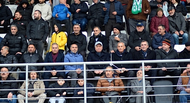 Küçükçekmecespor , evinde kazandı! Liderliğe oturdu