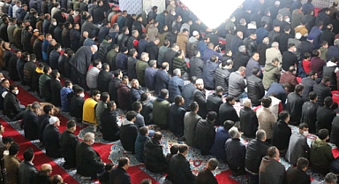   Mübarek üç aylar başladı.