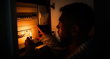 Pakistan karanlığa büründü, 220 milyon kişi elektriksiz kaldı