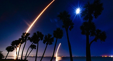 SpaceX, OneWeb internet uydularını başarılı bir şekilde fırlattı