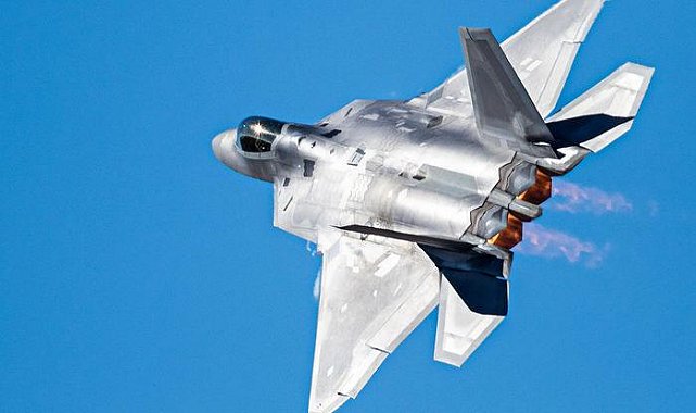 ABD savaş uçakları tanımlanamayan bir nesneyi düşürdü!