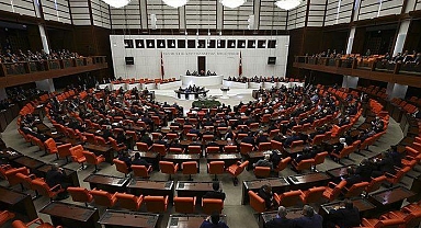 AK Partili Mustafa Elitaş duyurdu! Meclis çalışmalarına 28 Şubat'a kadar ara verildi