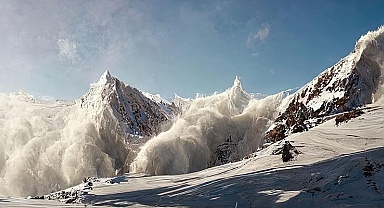 Avusturya ve İsviçre’de hafta sonu düşen çığlarda 10 kişi öldü