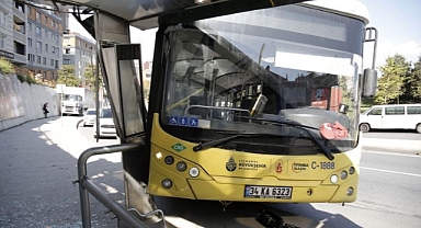 Bahçelievler de İETT otobüsü durağa girdi,