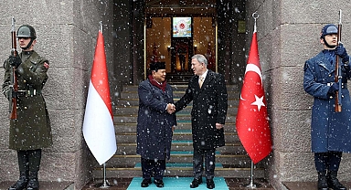 Bakan Akar, Endonezya Savunma Bakanı ile görüştü