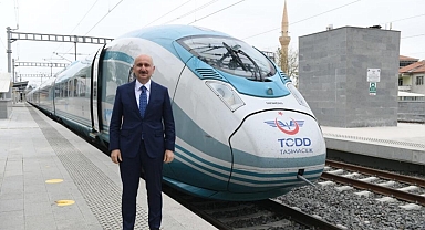 Bakan Karaismailoğlu: 2022'de 321 milyon yolcu raylı sistemlerimizle seyahat etti