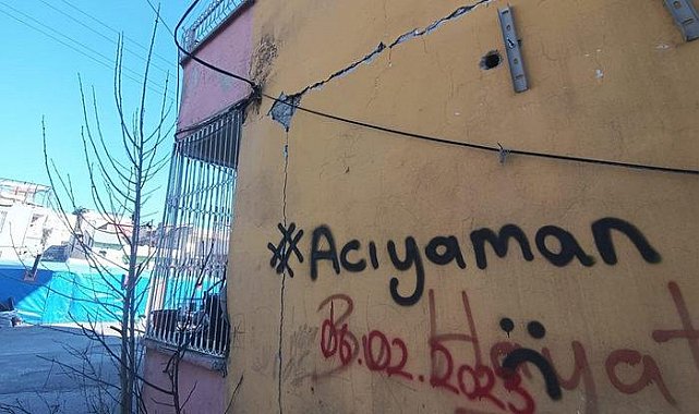 Deprem bölgesi Adıyaman'da duvarlardaki yazılar görenleri kahretti! 'Acıyaman'