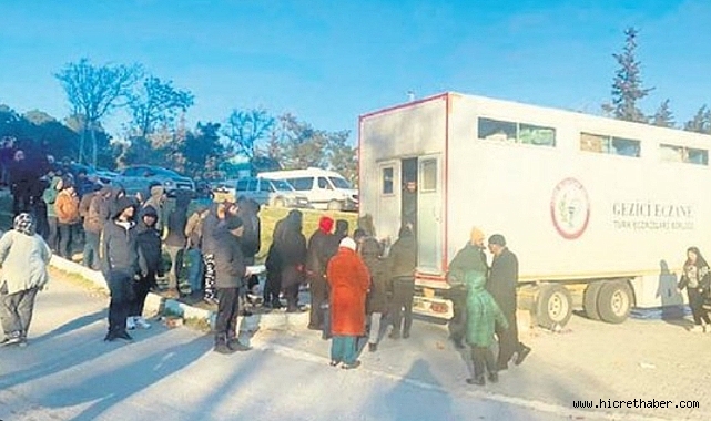 Deprem bölgesinde 25 sahra eczanesinden ücretsiz ilaç temin ediliyor