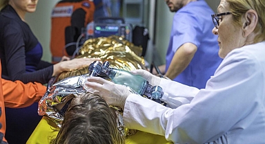 Deprem bölgesinde zamanla yarışta en büyük risk: Hipotermi | 'Kafa ve el, ayak kısımları korunmalı'