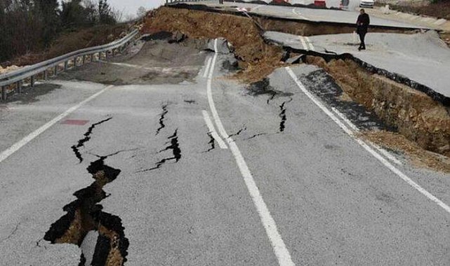Deprem nedeniyle trafiğe kapalı güzergah kalmadı