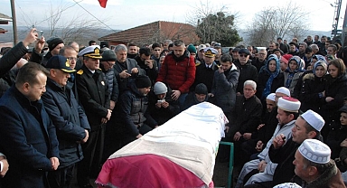 Depremde ölen 6 aylık hamile Cansu öğretmen, son yolculuğuna uğurlandı