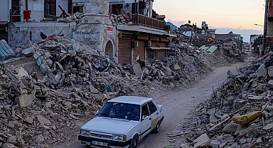 Depremde yıkılan binalarla ilgili tutuklu sayısı 188'e yükseldi