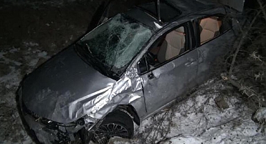 Depremzedelerin otomobili şarampole devrildi: 6 yaralı