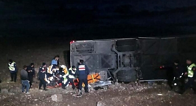 Diyabakır'dan Bodrum'a giden yolcu otobüsü devrildi! Afyonkarahisar'da feci kaza: 8 ölü, onlarca yaralı var