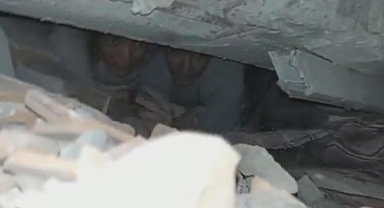 Diyarbakır'da enkaz altında kalanlar kurtarılıyor... 'Ses geliyor mu?'