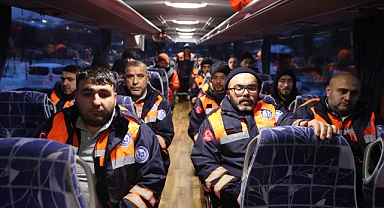  Enkaz altından çıkarılan İlayda, Bağcılarlı kahramanlarıyla buluştu