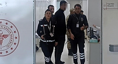 Eşiyle ultrason odasına alınmayınca doktoru ve sekreteri darbetti