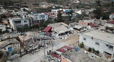 Fay hattı üzerine kurulu köy, depremde yerle bir oldu! 200 evden sadece 10 ev ayakta kaldı
