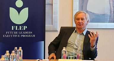 ICYF, FLEP programıyla geleceğin liderlerini dünyanın önde gelen liderleriyle bir araya getiriyor