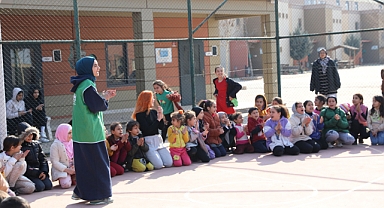 İHH'dan depremzede çocuklara psikososyal destek çalışması